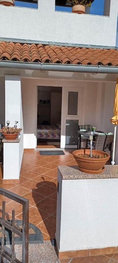 Studio Dorjan โรวีน ภายนอก รูปภาพ