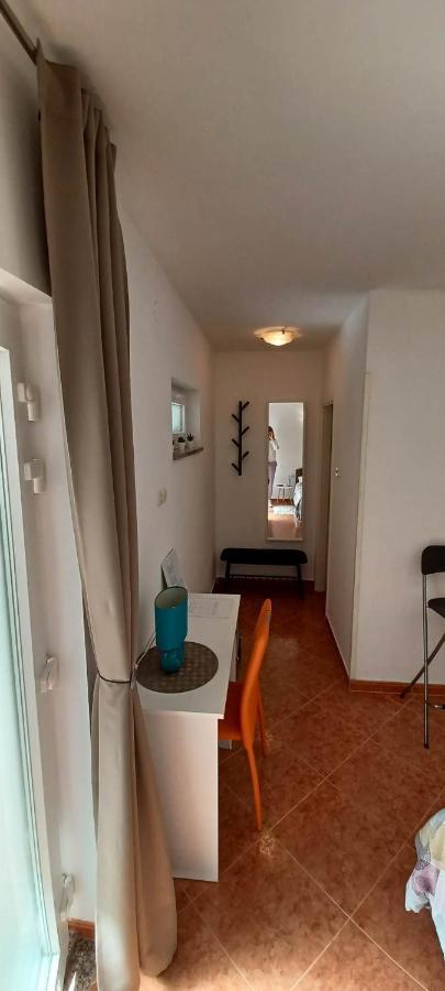 Studio Dorjan โรวีน ภายนอก รูปภาพ