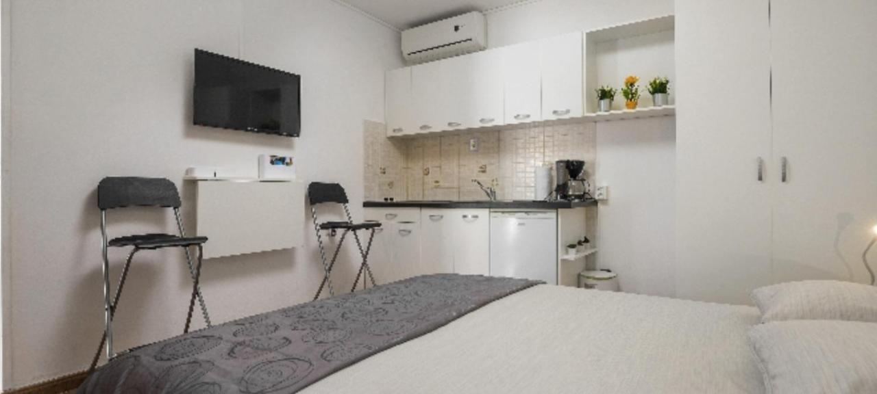 Studio Dorjan โรวีน ภายนอก รูปภาพ