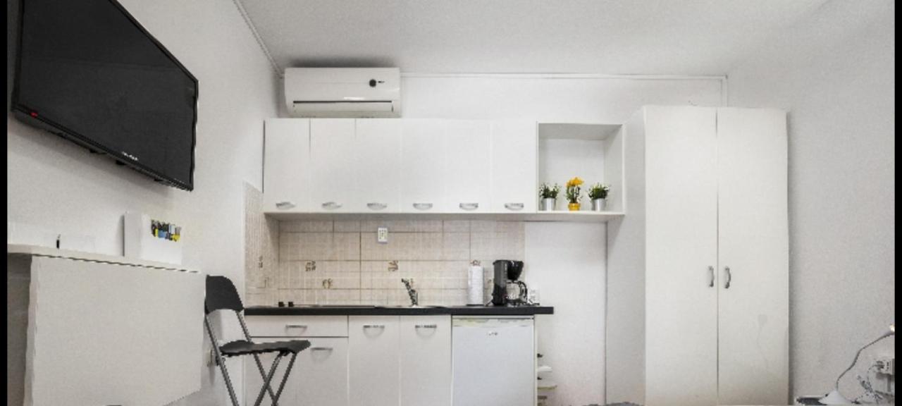 Studio Dorjan โรวีน ภายนอก รูปภาพ